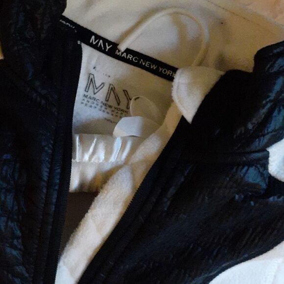 🤩 Marc NY‎ white and black fleece vest size small🤩2 for $20 - Picture 2 of 7
